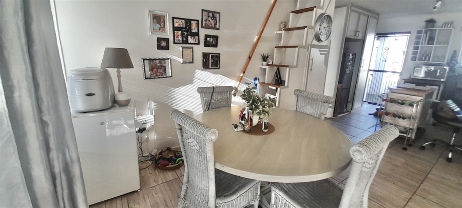 2 Bedroom Property for Sale in Paradise Beach Eastern Cape
